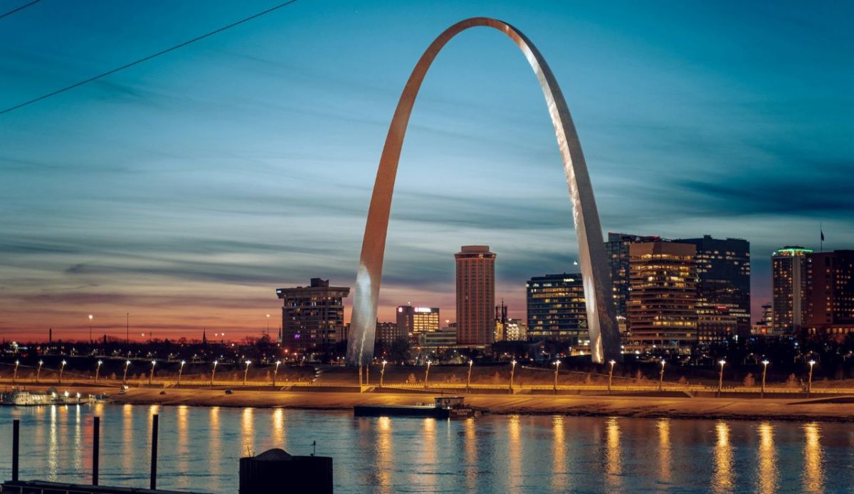 10 Coolest Buildings to See Across the US 9 The Gateway Arch, St. Louis, Missouri