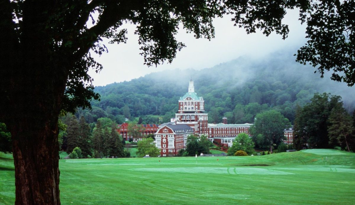 12 Weekend Getaways for People Who Prefer Comfort Over Camping 9 The Omni Homestead Resort, Hot Springs, Virginia