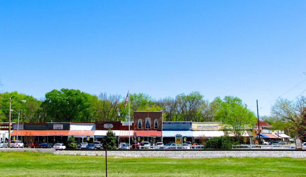 14 Countryside Villages Across the US That Bring Back Simple Living 6 Bell Buckle, Tennessee