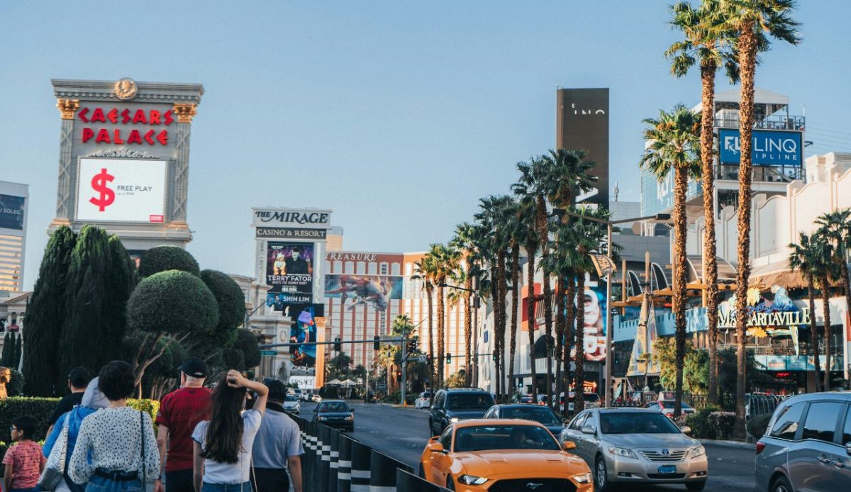 10 Mistakes First-Time Las Vegas Visitors Always Make 1 Underestimating Walking Distances