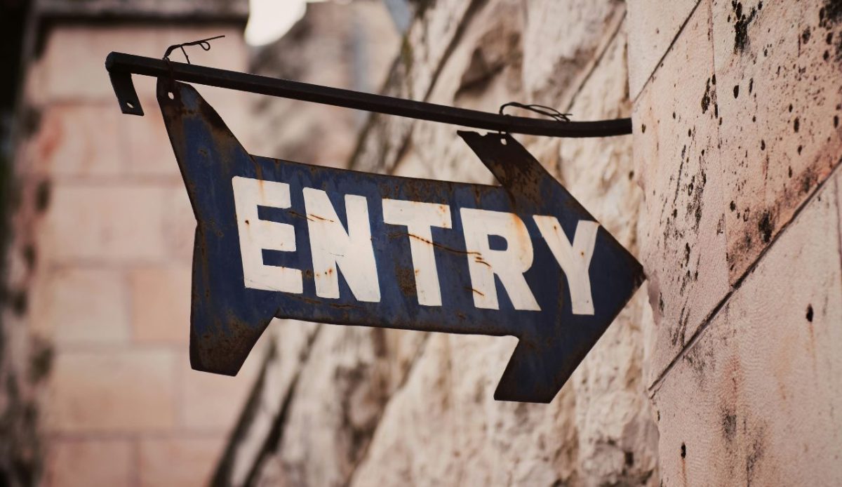 10 Mistakes First-Time Las Vegas Visitors Always Make 6 Falling for “Free” Attractions and Scams