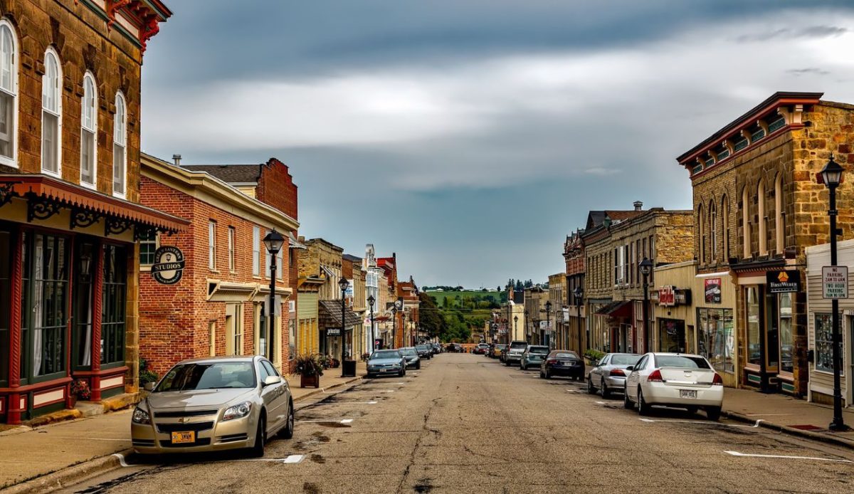 6 Peaceful Wisconsin Lakes and 8 Midwest Towns to Visit Nearby 12 Mineral Point, Wisconsin