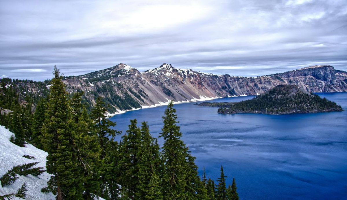 13 U.S. Forests With An Eerie Reputation For Missing Hikers 6 Crater Lake National Park, Oregon