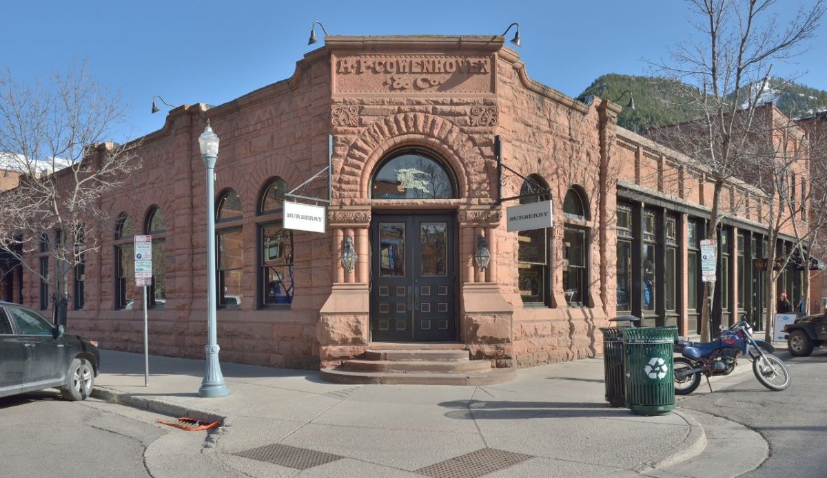 15 Peaceful Colorado Towns Made for Soul Searching Over Ski Slopes 3 Aspen