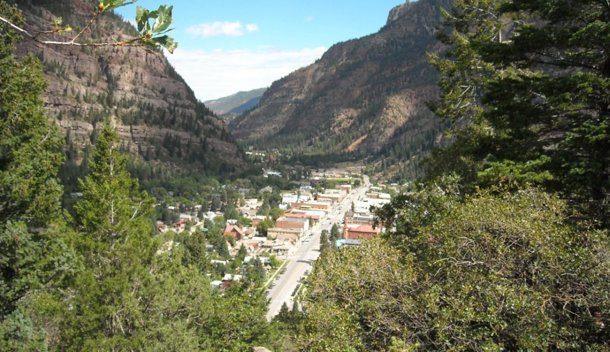 15 Peaceful Colorado Towns Made for Soul Searching Over Ski Slopes 5 Ouray