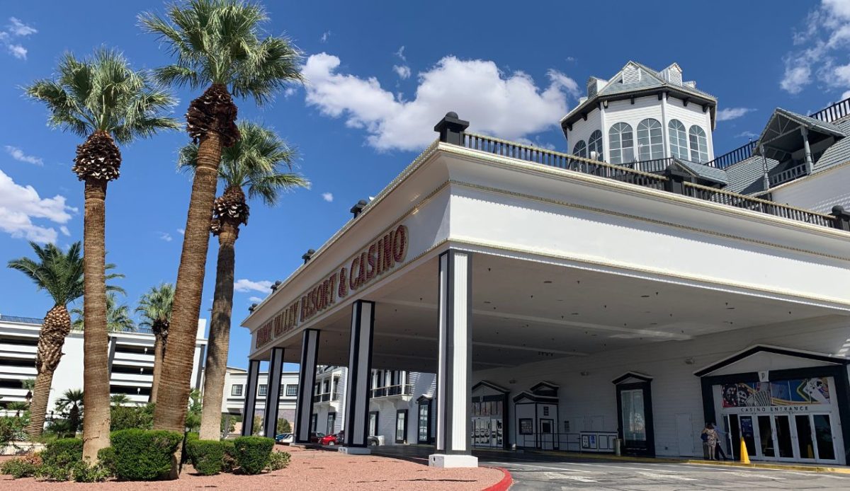 Future & Photography: Visiting the Mini Vegas Ghost Town