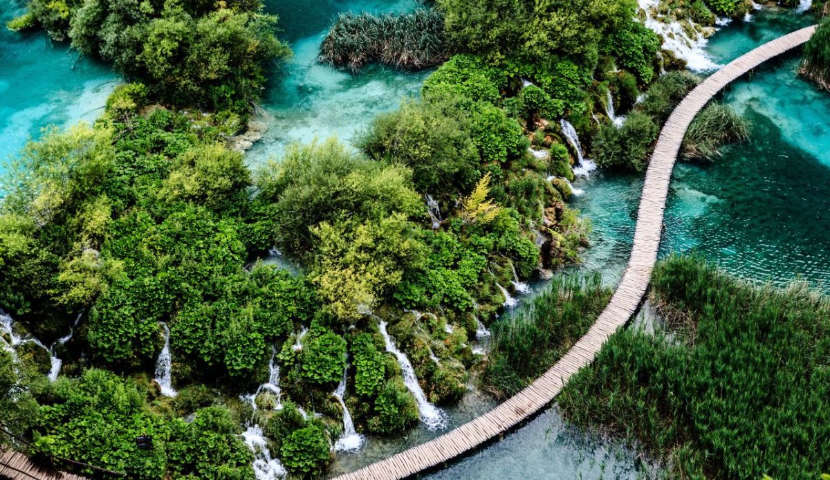 12 Fall Road Trips Across Borders Worth Adding To Your List 8 Croatia to Slovenia via Plitvice Lakes