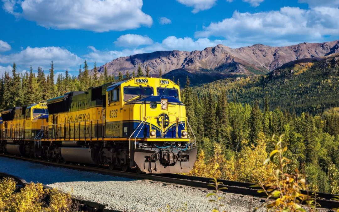 The 500-Mile U.S. Train Route That Passes Glaciers, National Parks, and Northern Lights Views