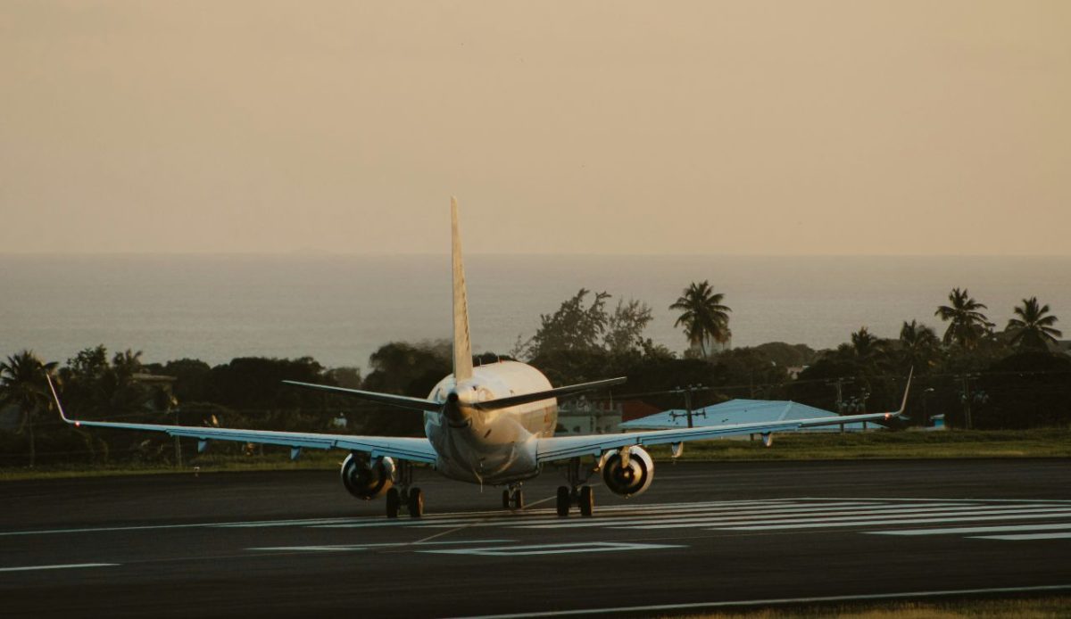 Why You Can’t Travel by Boat Between the Hawaiian Islands 3 Why Flights Remain the Default Option