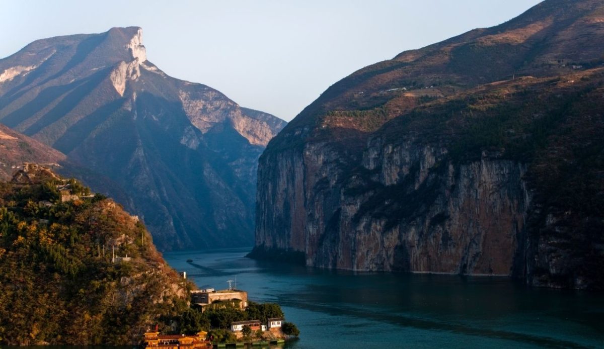 14 Prettiest Destinations To Visit Across China 14 View of the Qutang Gorge along the Yangtze River from Baidicheng