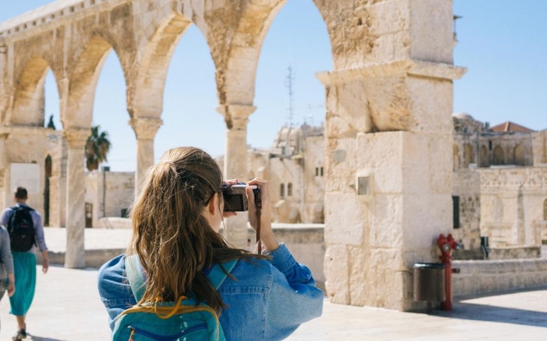 10 Smart Travel Hacks for 2026 Inspired by Rick Steves