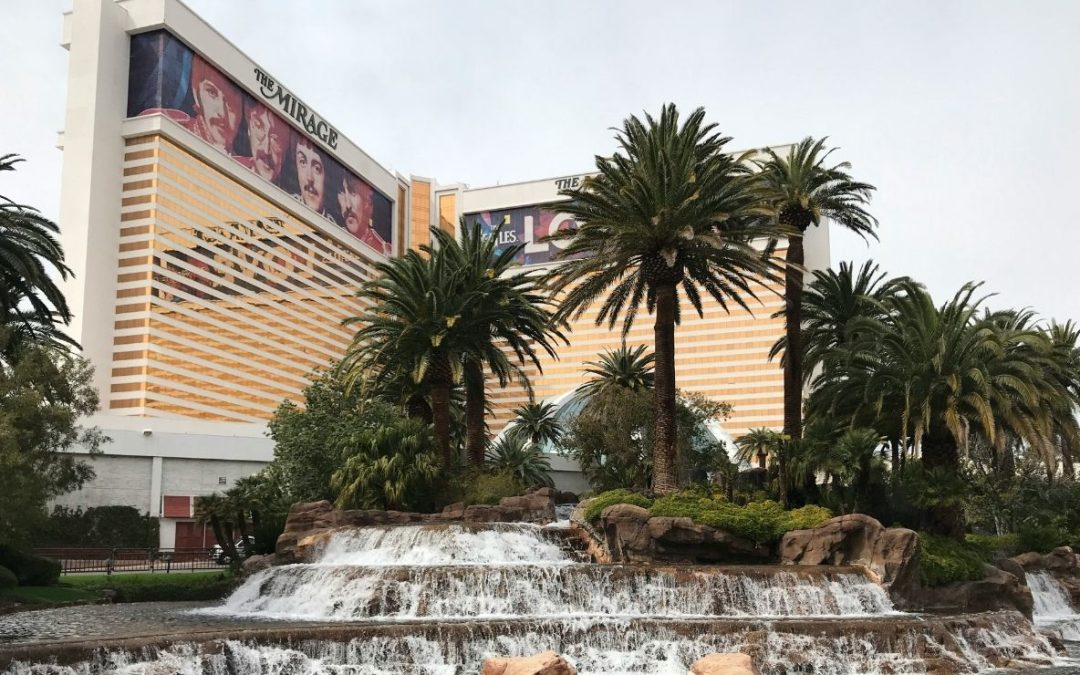 When Las Vegas Watched 8 of Its Biggest Hotels Shut Down for Good