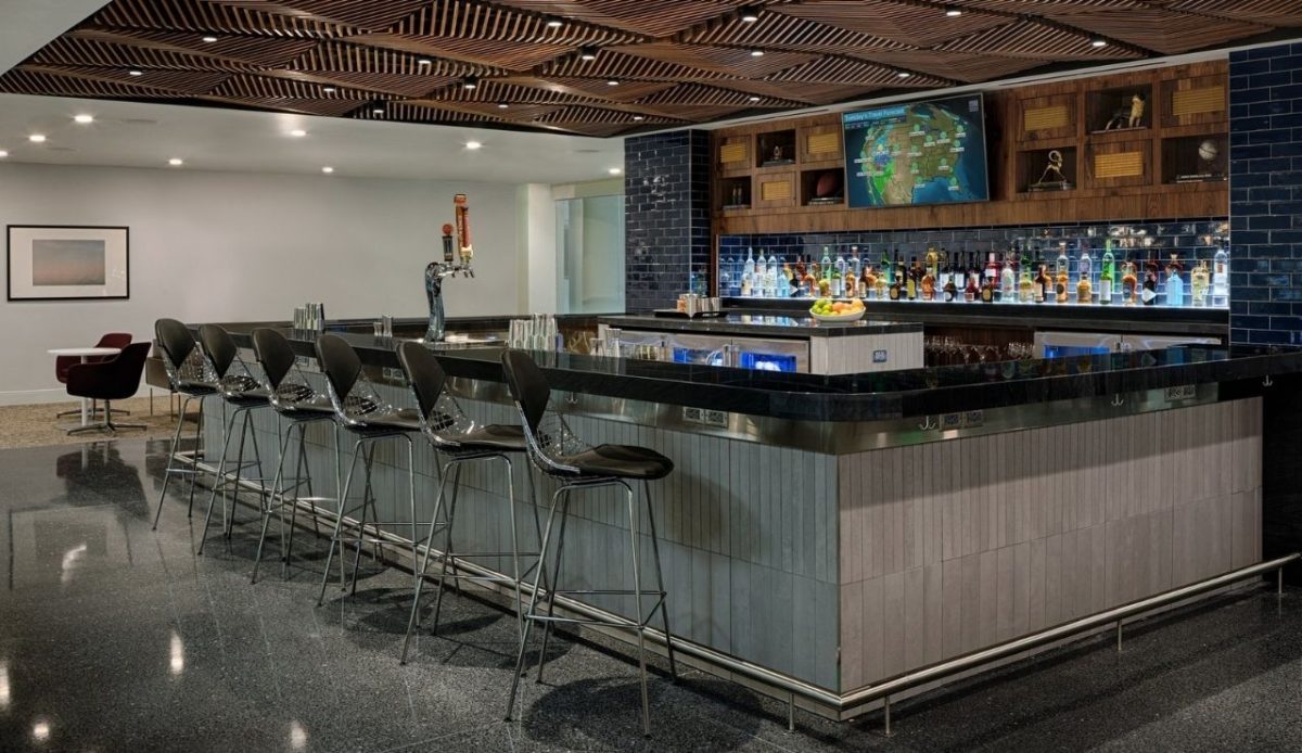 amex airport bar in denver      