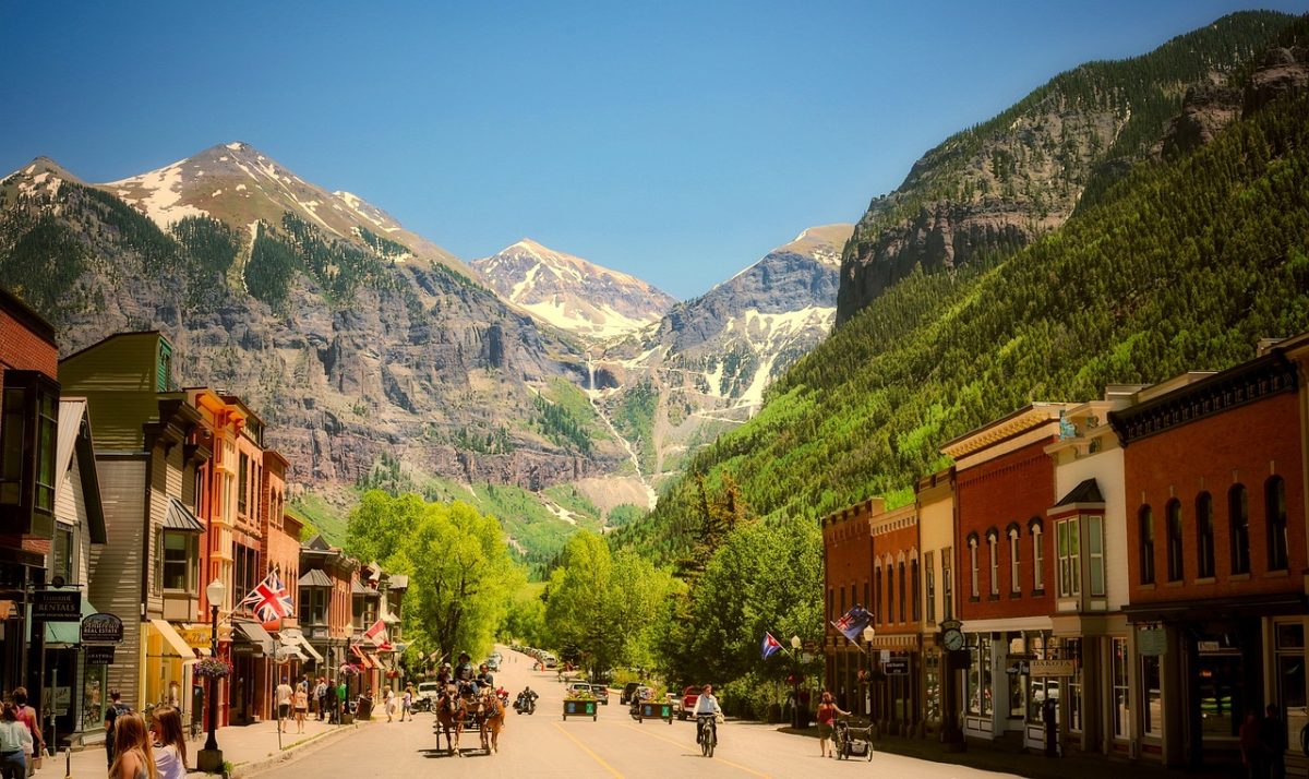15 Peaceful Colorado Towns Made for Soul Searching Over Ski Slopes 1 Telluride