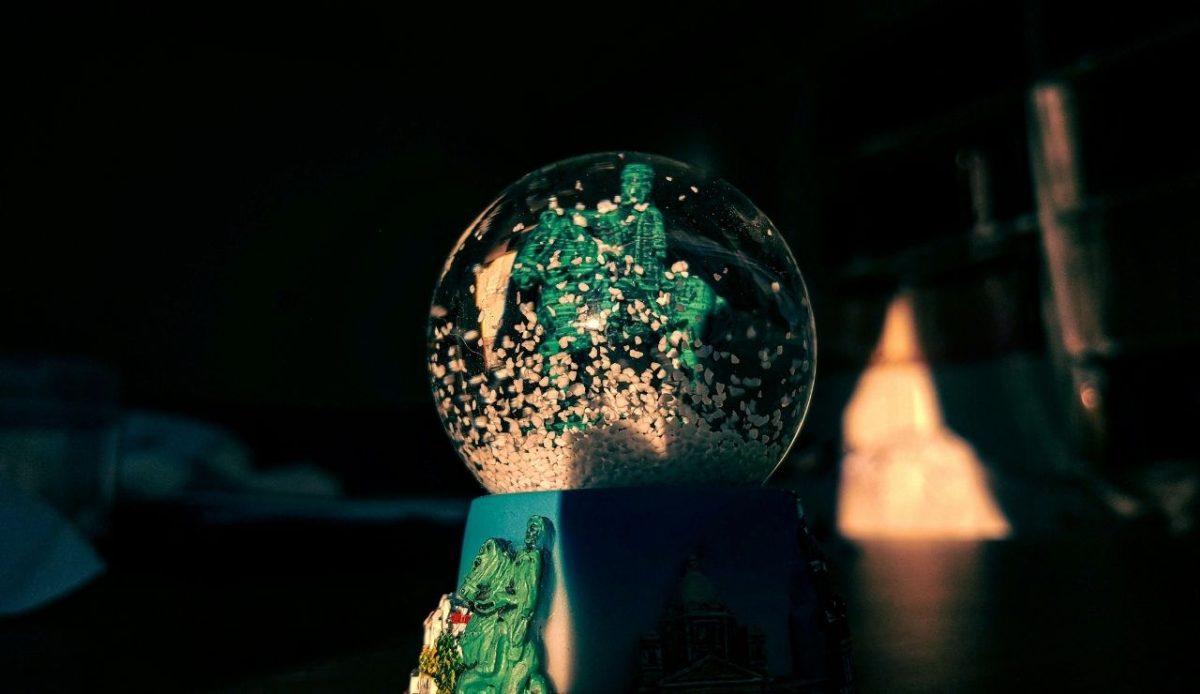 A snow globe           