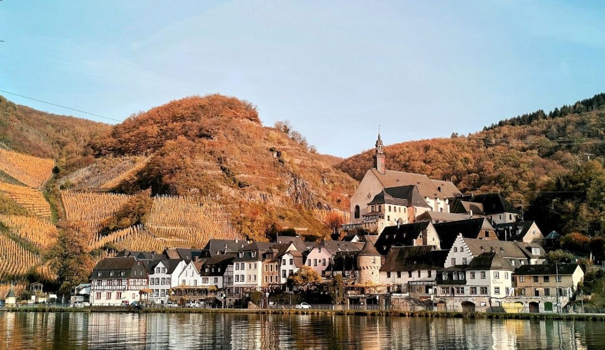 Beilstein a small quaint village on the Moselle river in the state of Rhineland-Pfalz south west Germany.  Beilstein, Germany       