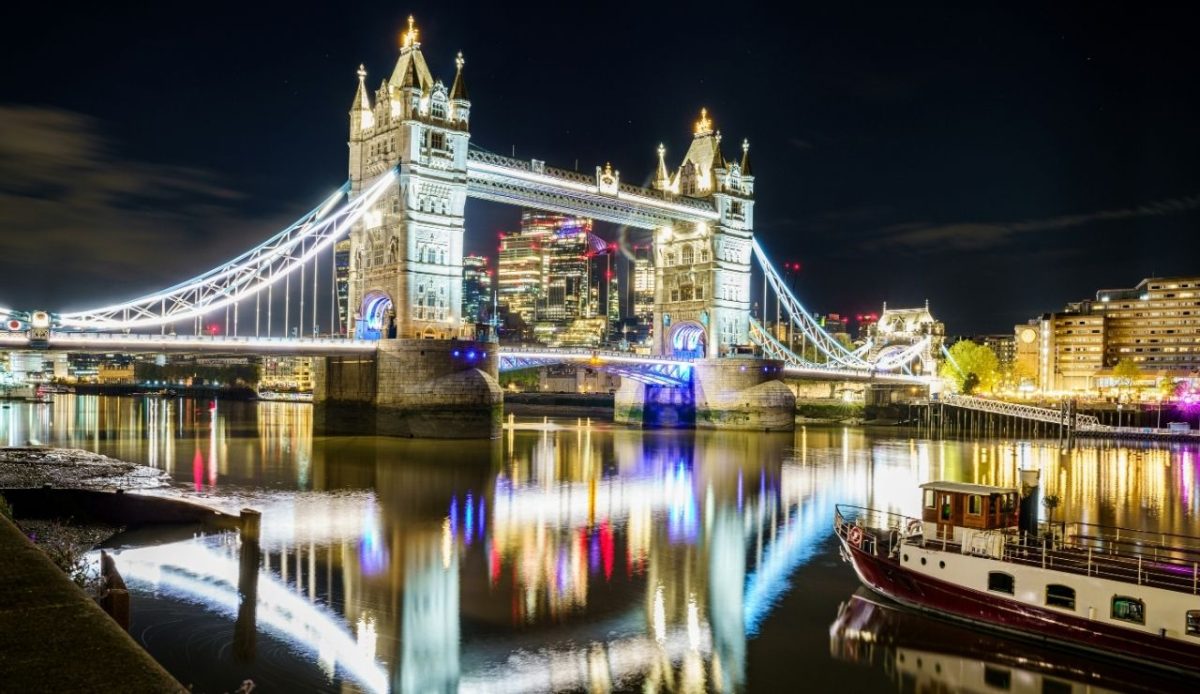 London, England – Theater, Pubs, and River Scenes 
