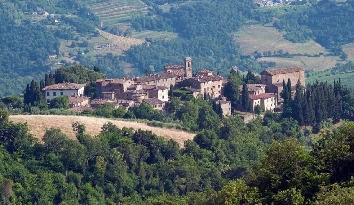 Panorama di Volpaia vista dalle pendici del Monte Querciabella        