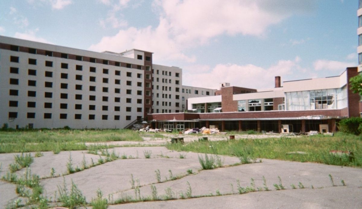 The remains of Concord Resort Hotel  in summer,2005      