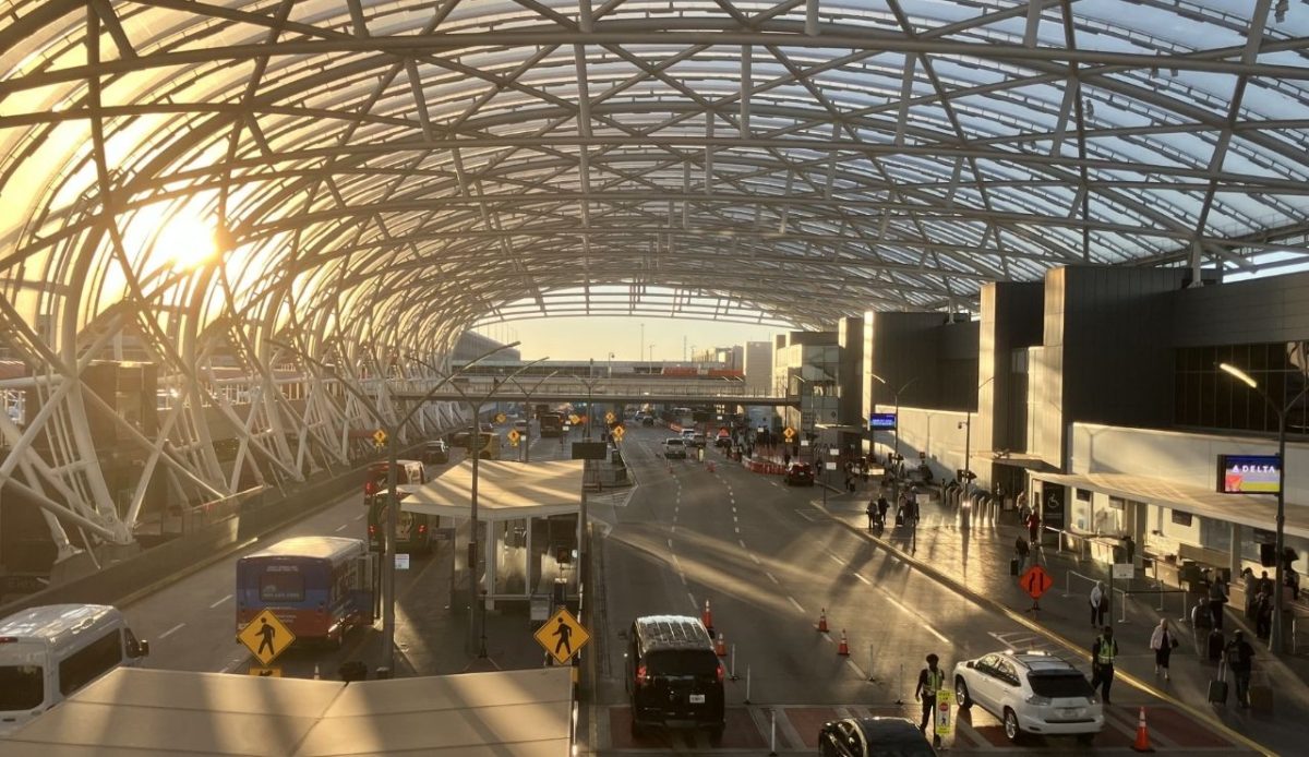 The upper level of the Domestic Terminal South pickup and drop-off area, Atlanta Hartsfield-Jackson International Airport, USA