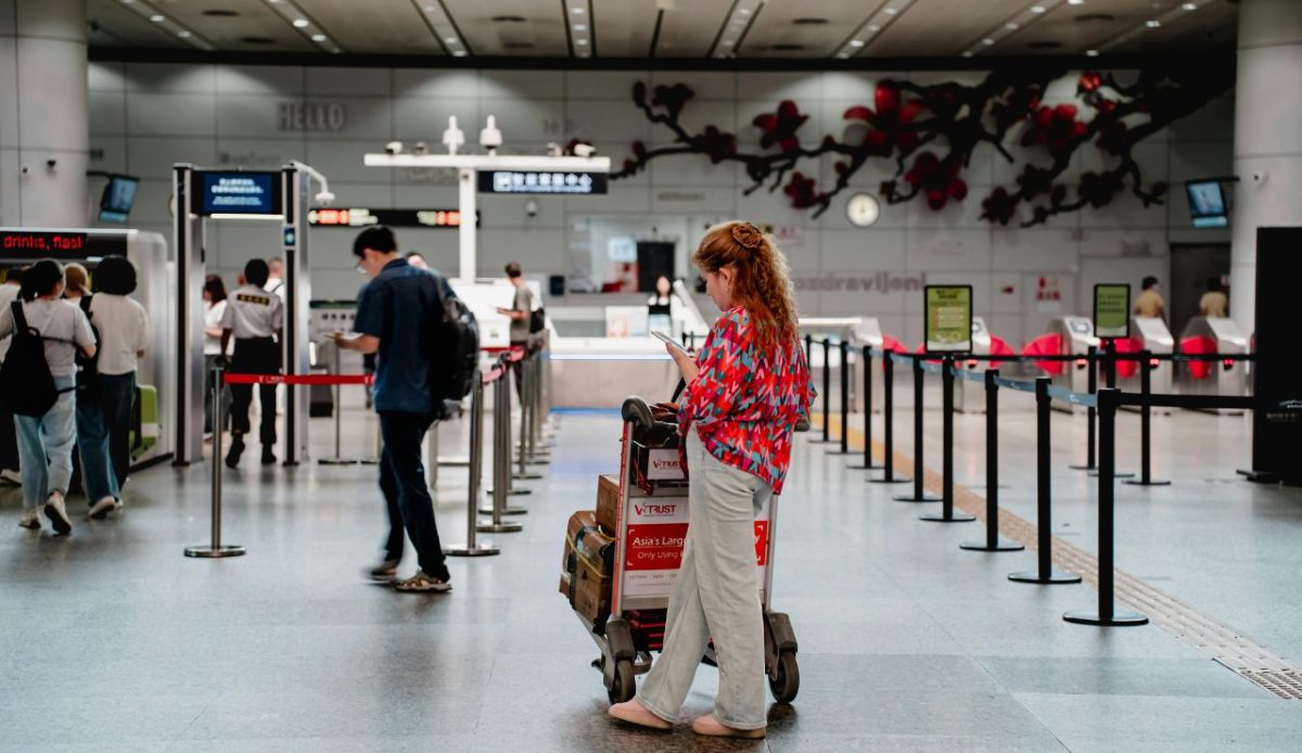 10 Things You Could Do at Airports Years Ago But Can’t Anymore 3