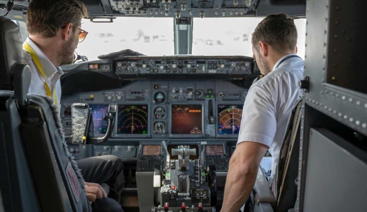 Meet Pilots and Visit the Cockpit