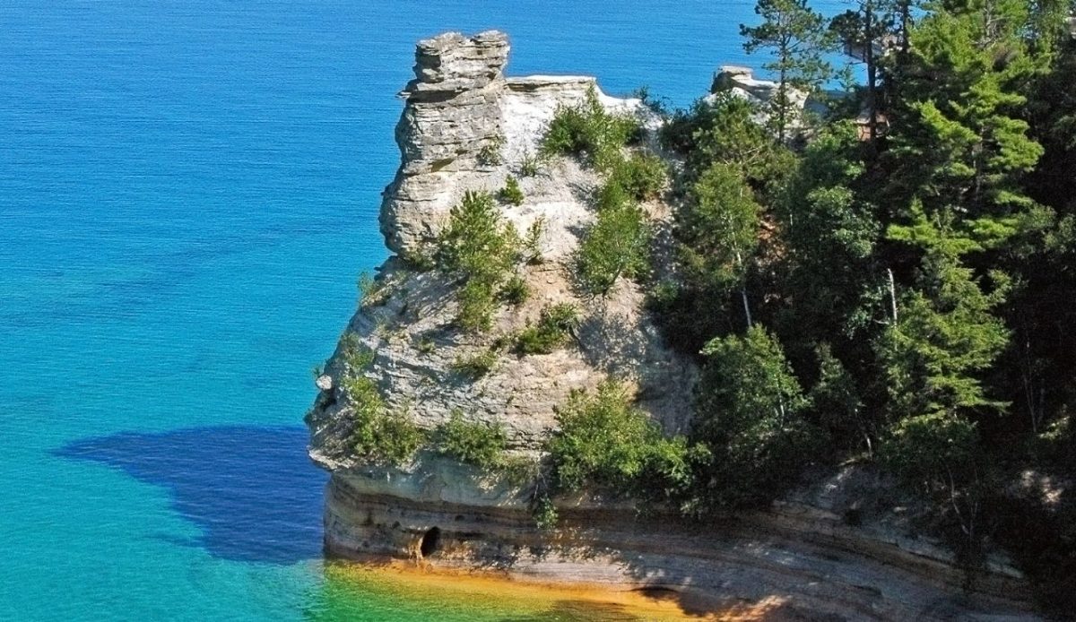 11 Hidden Beaches to Discover in Michigan’s Upper Peninsula 1