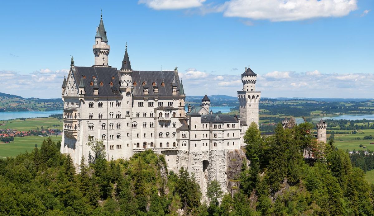 15 Incredible Castles You Can Rent for an Unforgettable Family Vacation 3