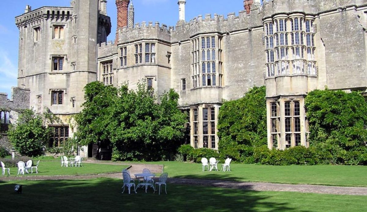 15 Incredible Castles You Can Rent for an Unforgettable Family Vacation 7