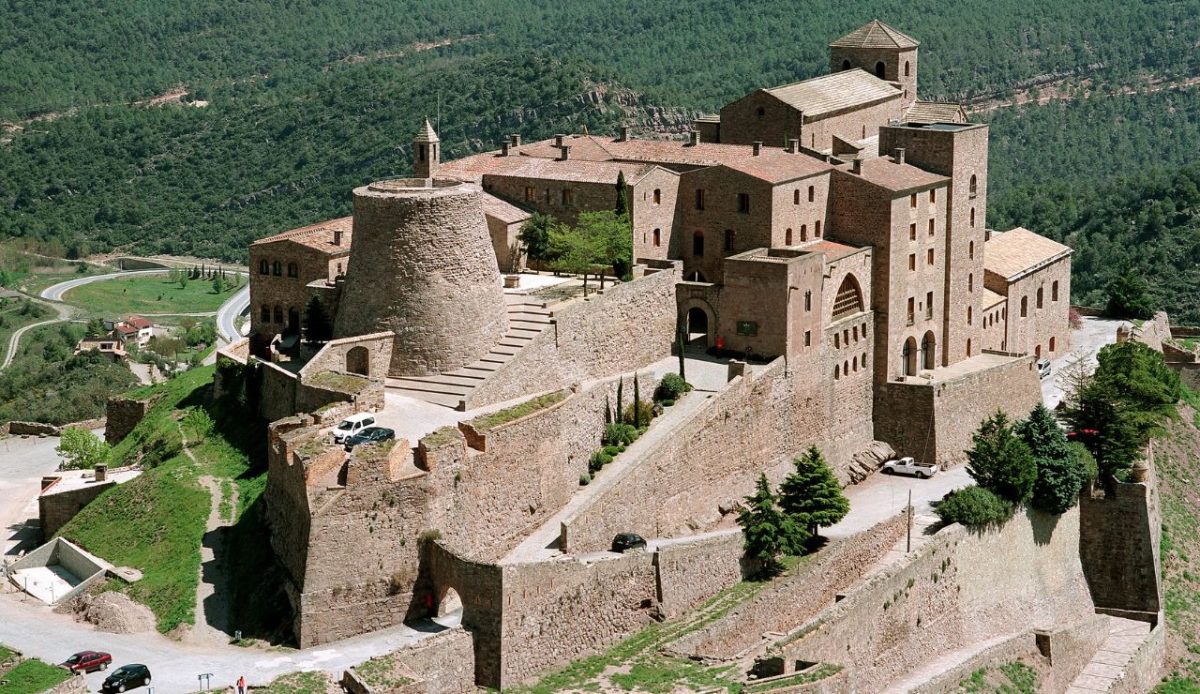 15 Incredible Castles You Can Rent for an Unforgettable Family Vacation 8