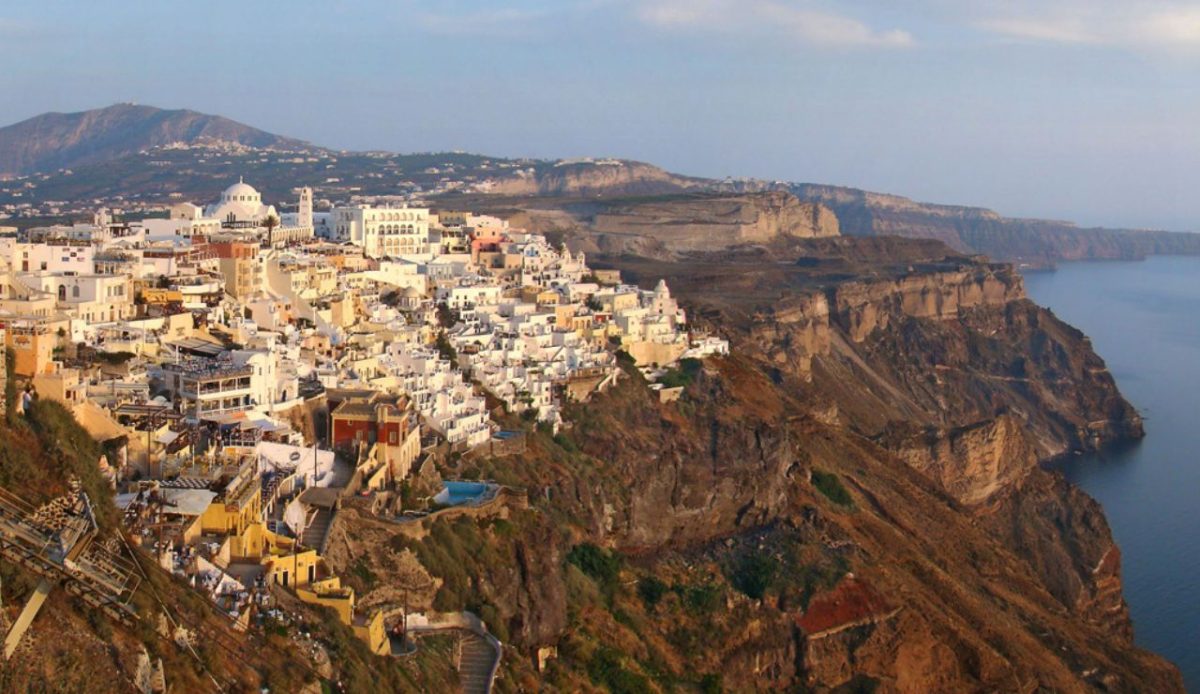 Hike the Ancient Trail from Fira to Oia