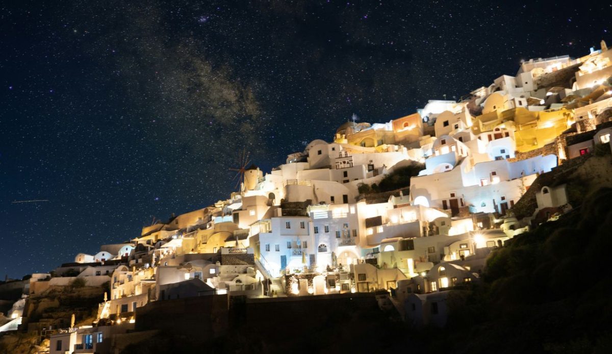 Watch the Stars from Imerovigli’s Quiet Viewpoints