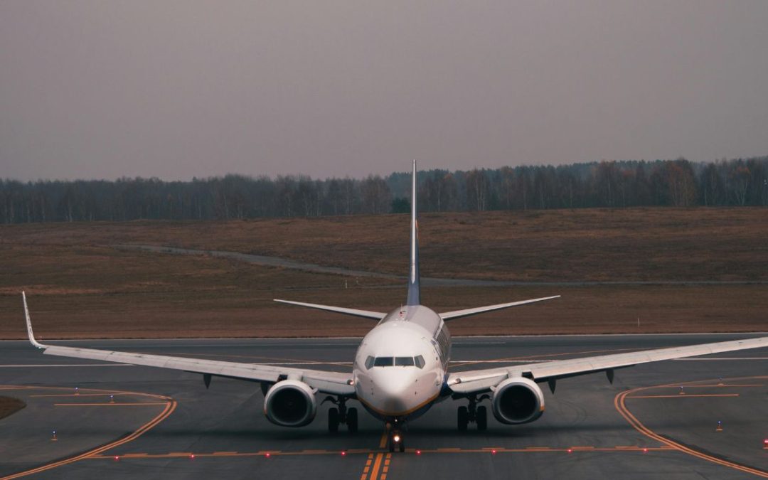 How Airline Pilots Really Taxi Between the Gates and Runways