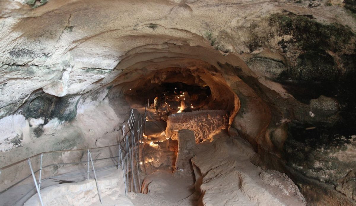 Għar Dalam Cave