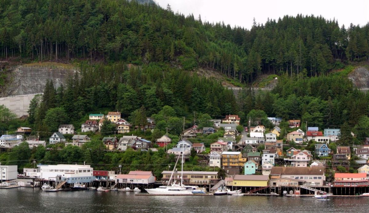 Relax and Take in the Quiet Coastal Atmosphere