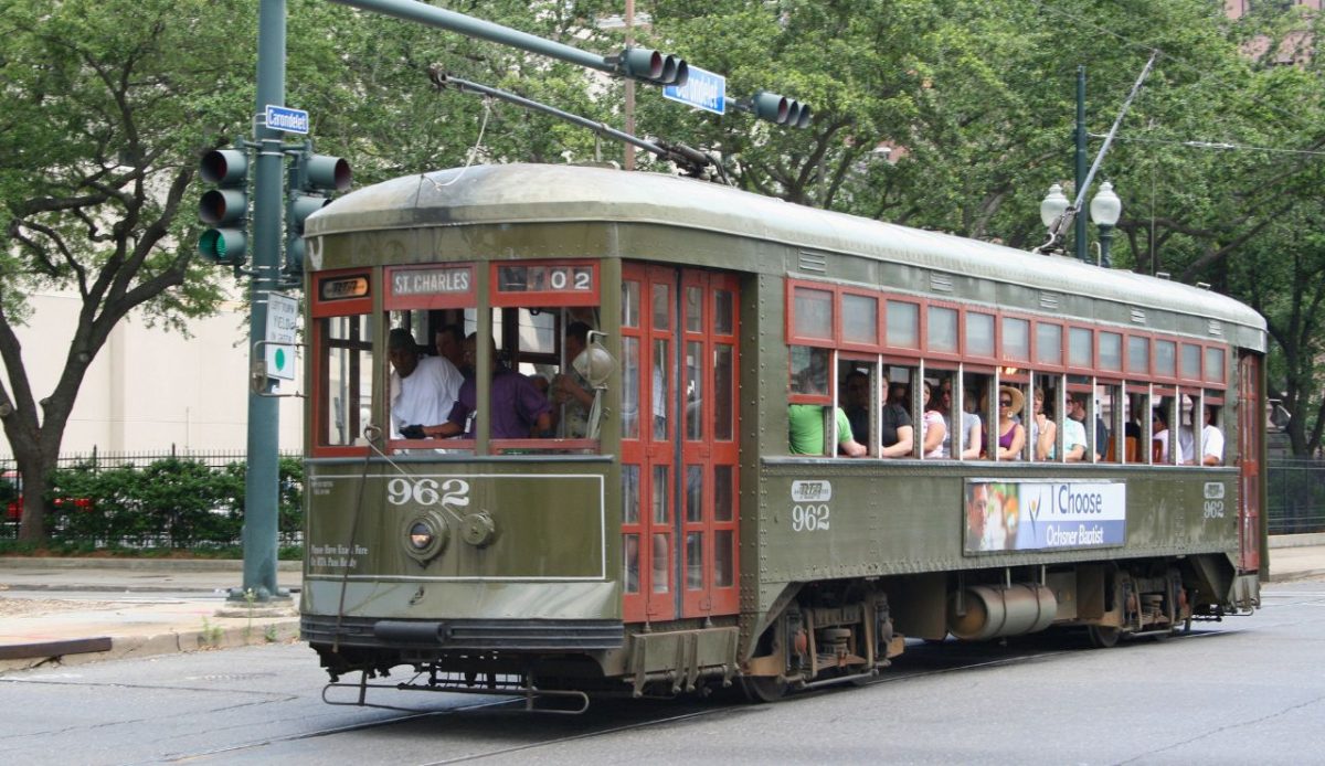 Ride the St. Charles Streetcar