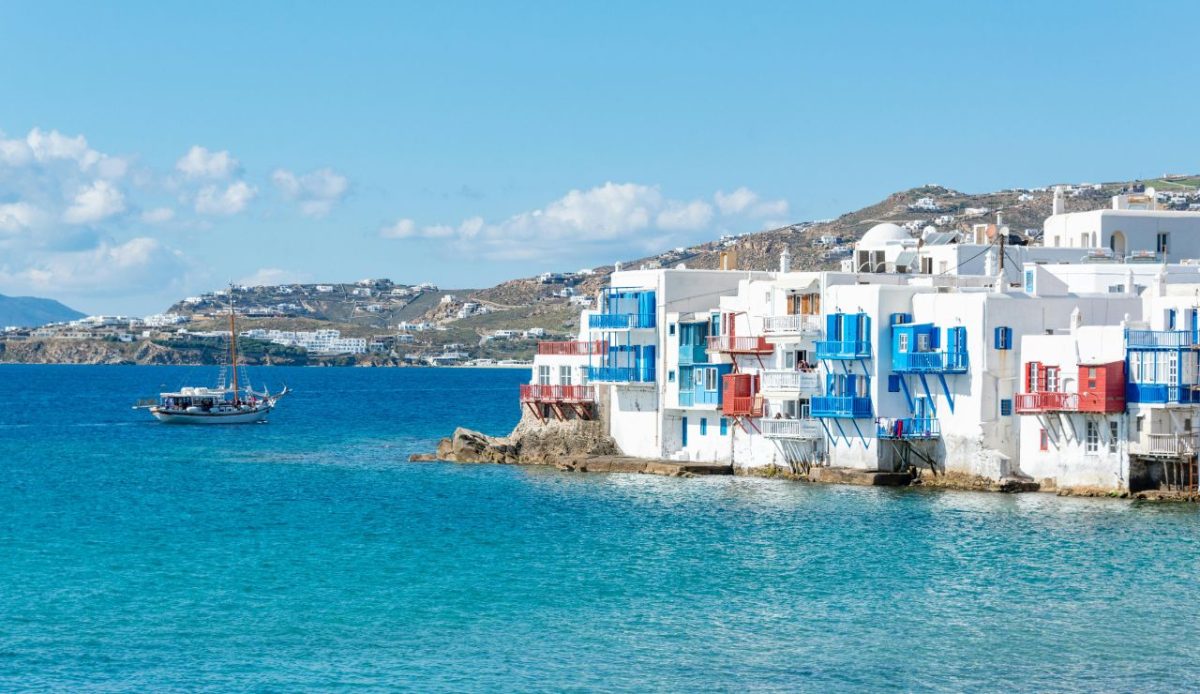 Mykonos: Nightlife, Beaches, and Cosmopolitan Style