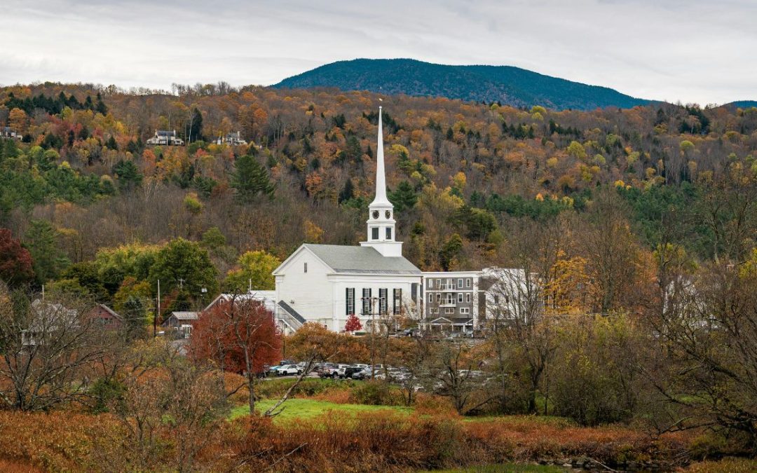 10 New York and Vermont Mountain Towns Where Families Cozy Up by the Fire