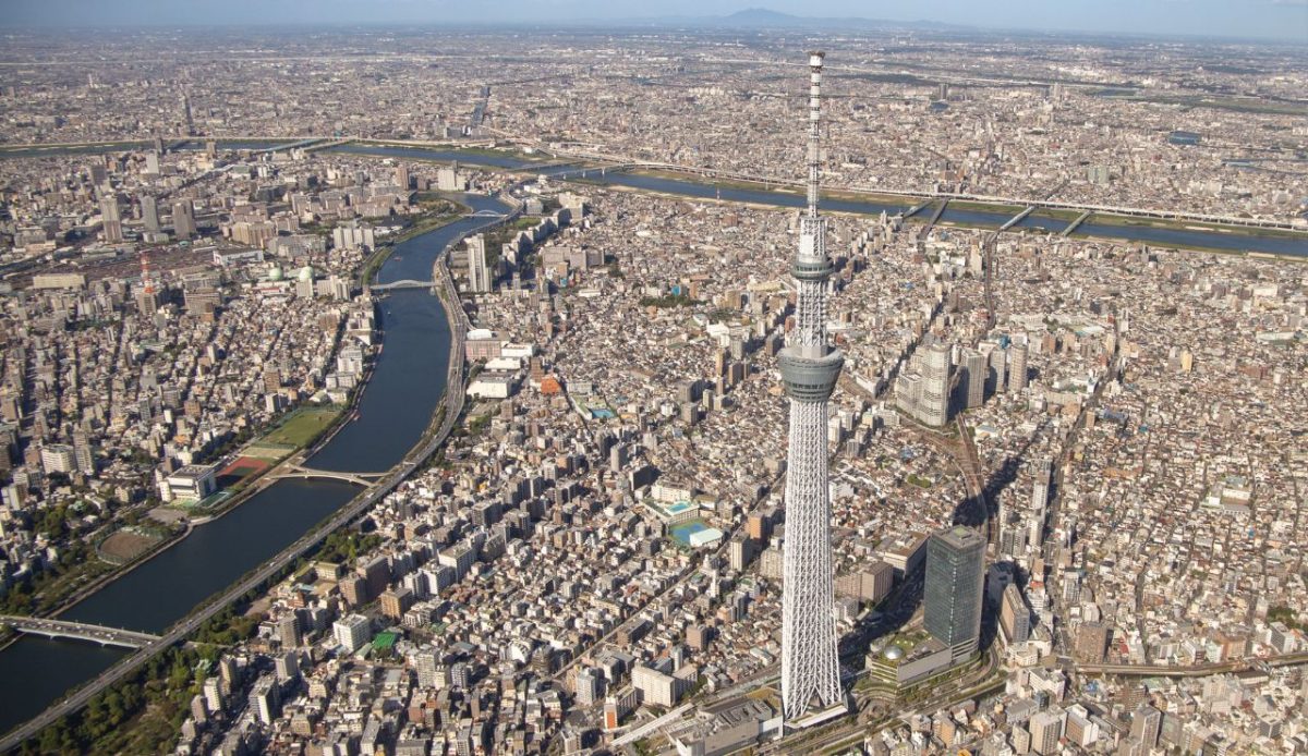 10 Landmarks Around the World Where You Can Actually Dine Inside 2