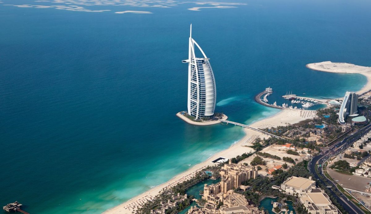 10 Landmarks Around the World Where You Can Actually Dine Inside 3