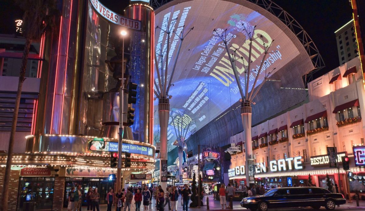 9 Fun Things to Do in Las Vegas With Kids That Go Beyond Casinos 6 Fly LINQ Zipline