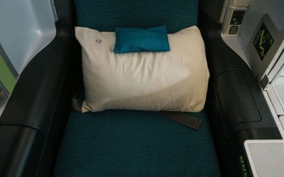 Home 1 What Really Happens to Airline Pillows and Blankets After You Land