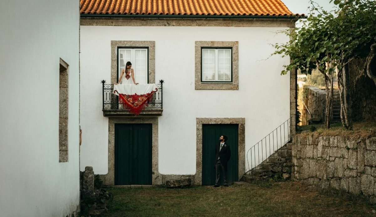 bride and couple's portrait at traditional venue in Minho, Portugal. photo by Pedro Pulido Photography  Porto, Portugal                          