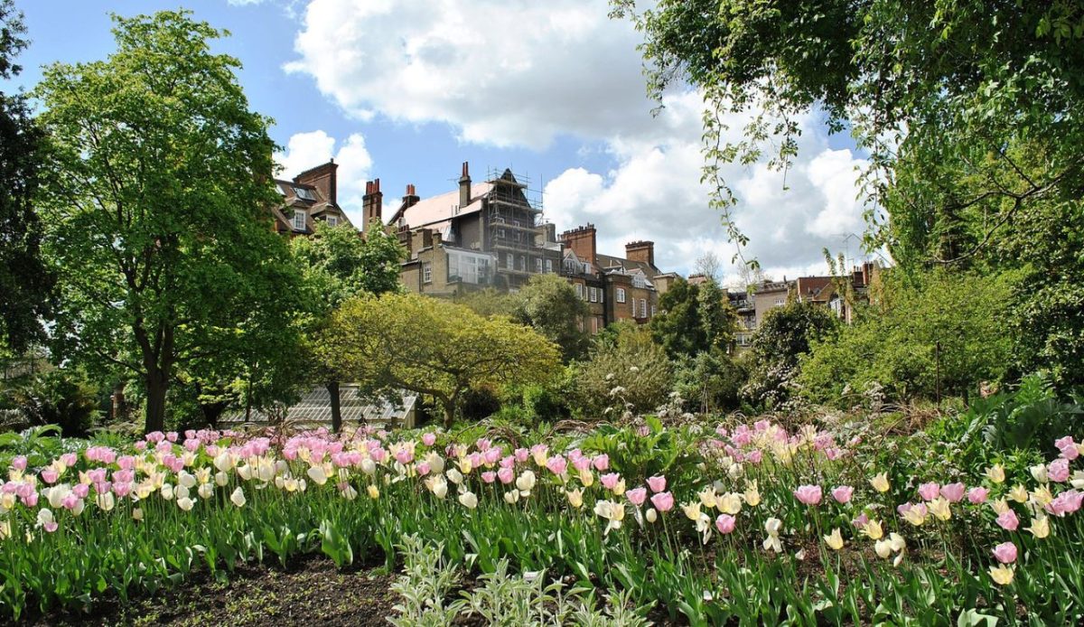 10 Beautiful Gardens to Explore in London 3
