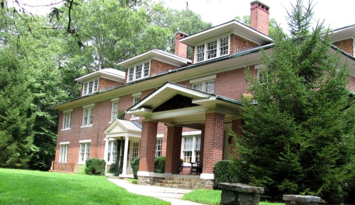 Ross Hall in Brevard College,North Carolina 