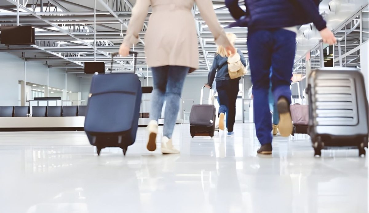 passenger running to airport             