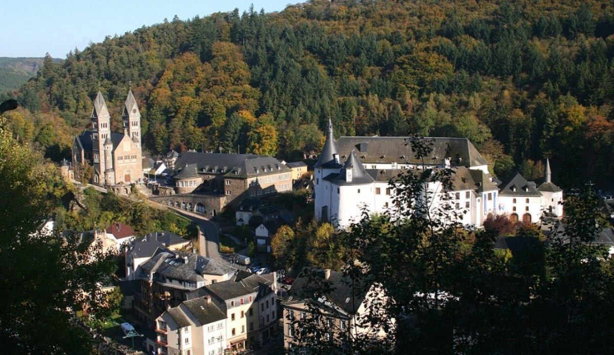 Clervaux (Luxembourg) - The city, the medieval castle (XIIth century) and the deanship's church                             