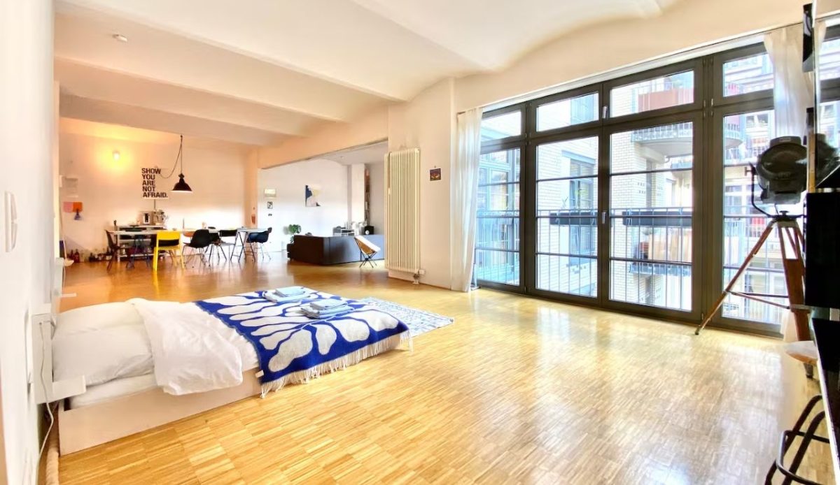 Courtyard Industrial Loft In Kreuzberg                  
