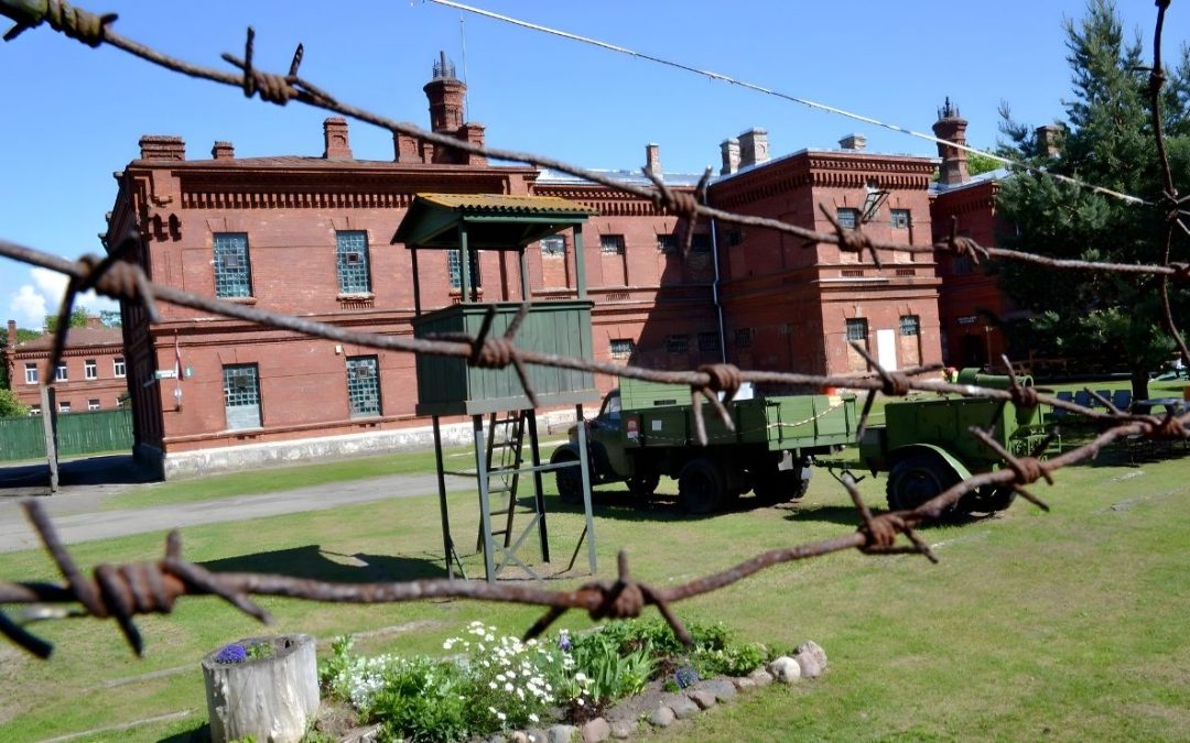 8 Budget-Friendly One-Night Getaways With Infamous Past Reputations