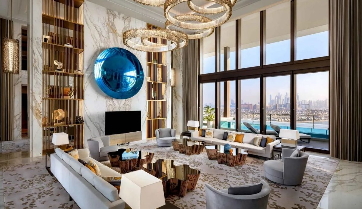The Royal Mansion at Atlantis                    